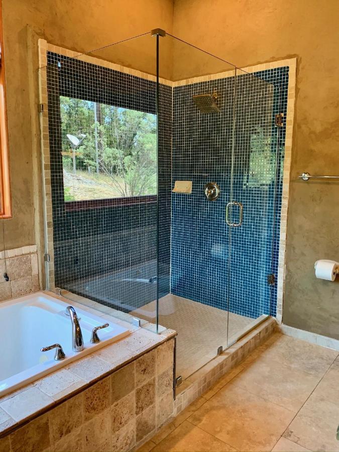 Scenic Hill Country Retreat - Rhino Ranch Villa New Braunfels Luaran gambar