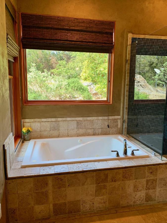 Scenic Hill Country Retreat - Rhino Ranch Villa New Braunfels Luaran gambar